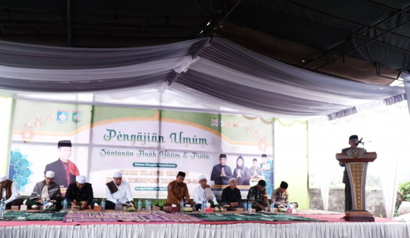 Pengajian umum sekaligus santunan anak yatim dan piatu se desa tempos